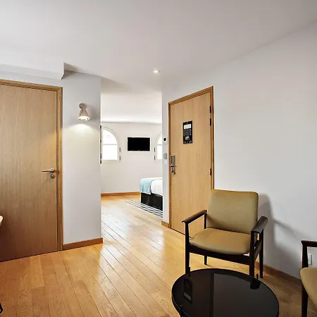 Du Taur - Capitole & Basilique St Sernin Otel 4*