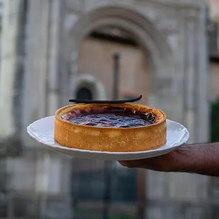 فندق Du Taur - Capitole & Basilique St Sernin 4*